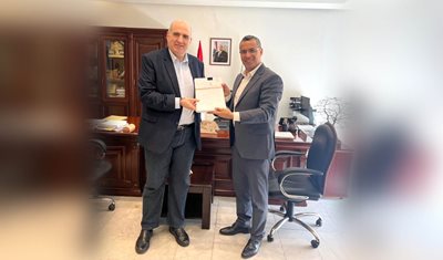 وزير الزراعة يتسلّم التقرير السنوي لمديرية الزراعة ويشيد بجهود العاملين في الوزارة