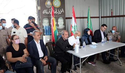 وزير الزراعة جال والنائب الدكتورة عزالدين واللواء خير على القرى المتضررة من الحرائق في منطقة صور
