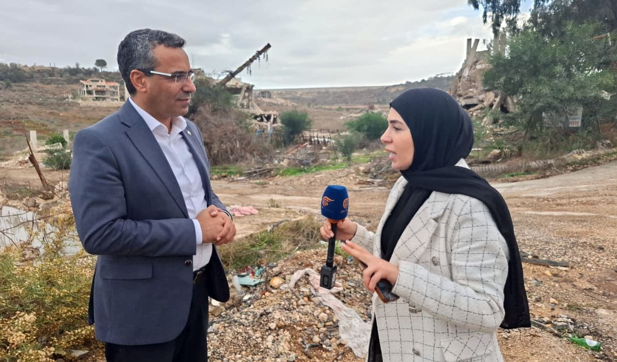 وزير الزراعة يدين استهداف الإعلاميين على طريق جزين: جريمة موصوفة بحق الكلمة الحرة