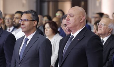 الرئيس يضفي 