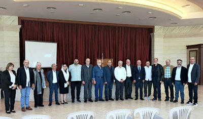 ندوة إرشادية في بتخنيه حول العناية بالصنوبر المثمر ومكافحة الآفات الحشرية