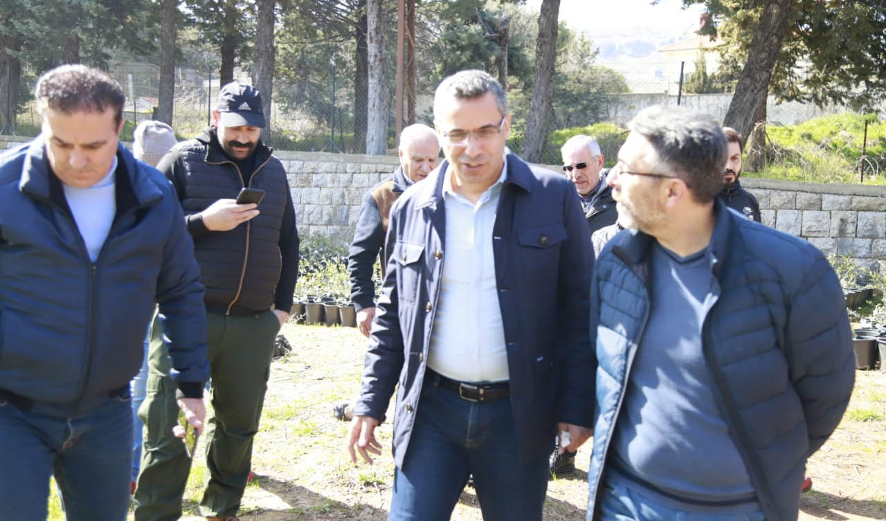 جولة لوزير الزراعة الدكتور نزار هاني على مشاتل حمانا وشتورا وتأكيد تسريع توزيع الغراس على المزارعين