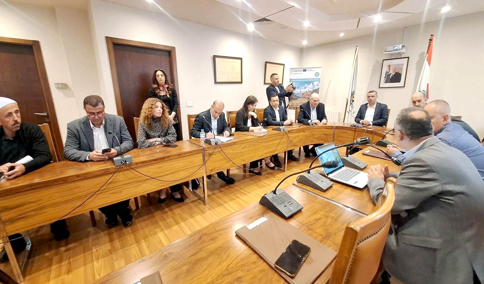 برعاية الوزير نزار هاني… إطلاق مشروع PLANBEE من زحلة والبقاع لتعزيز “اقتصاد النحل” والتنمية المستدامة في المتوسط