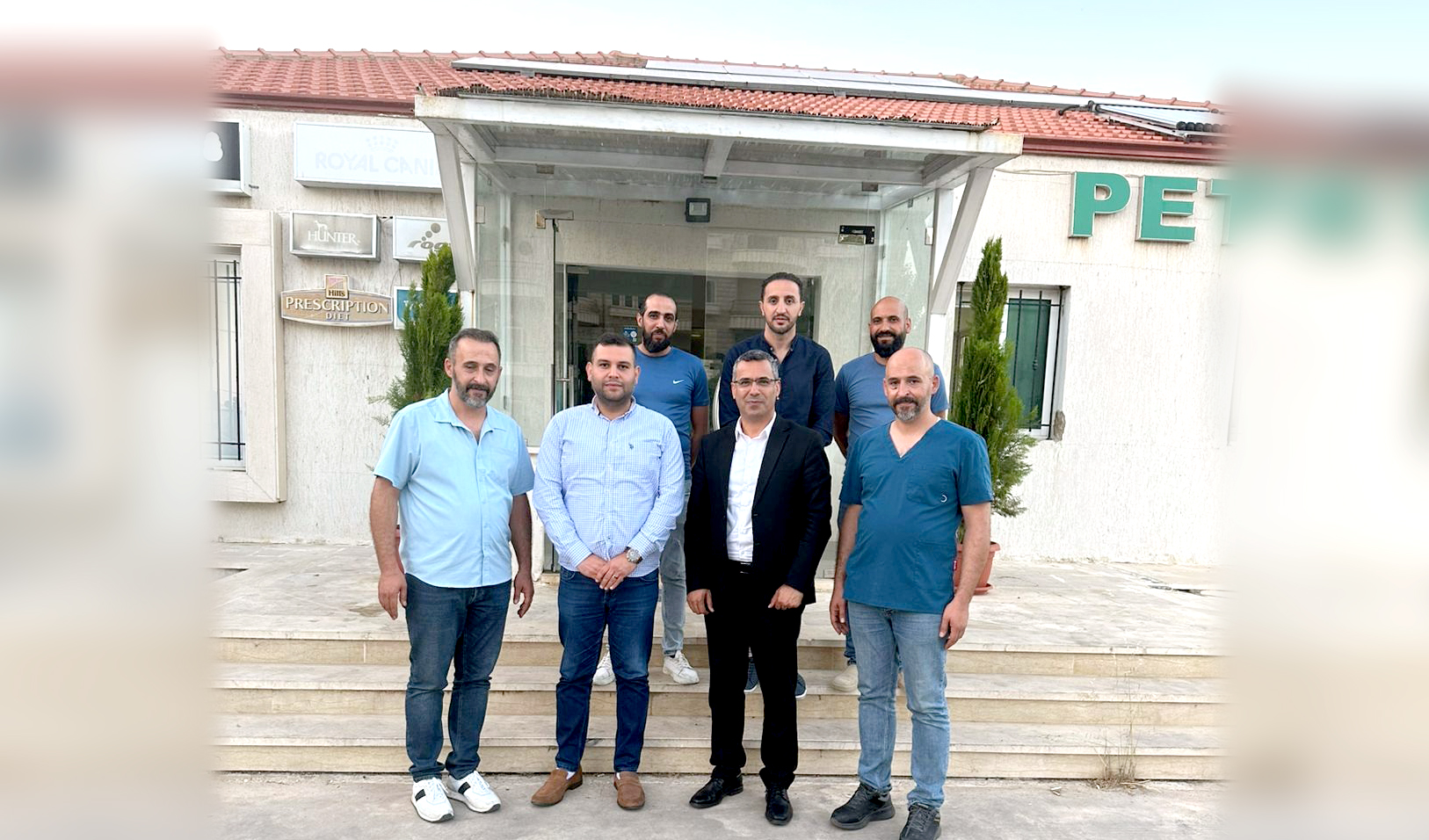 وزير الزراعة يزور مركز Pet Market & Vet Hospital: خطوة متقدمة في تطبيق برنامج TVNR لمعالجة كلاب الشوارع