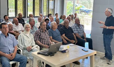 ورشة عمل في مزرعة الضهر حول الاستخدام السليم للمبيدات الزراعية بمشاركة واسعة من القرى المجاورة