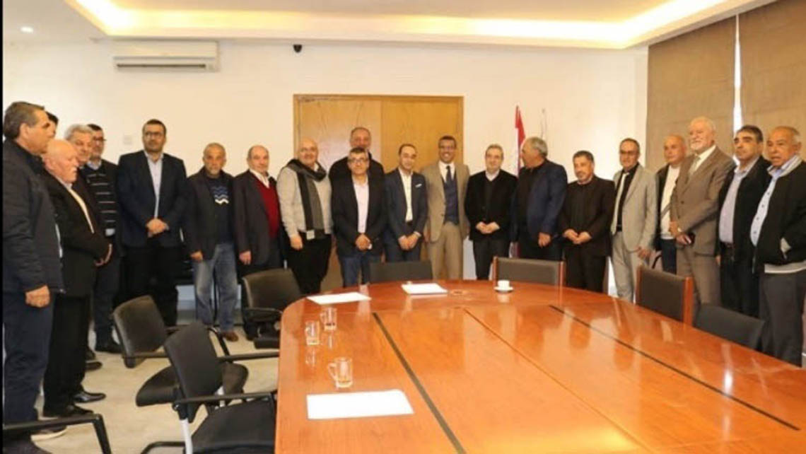وزير الزراعة يبحث سبل دعم وتطوير القطاع الزراعي مع وفود نيابية وزراعية