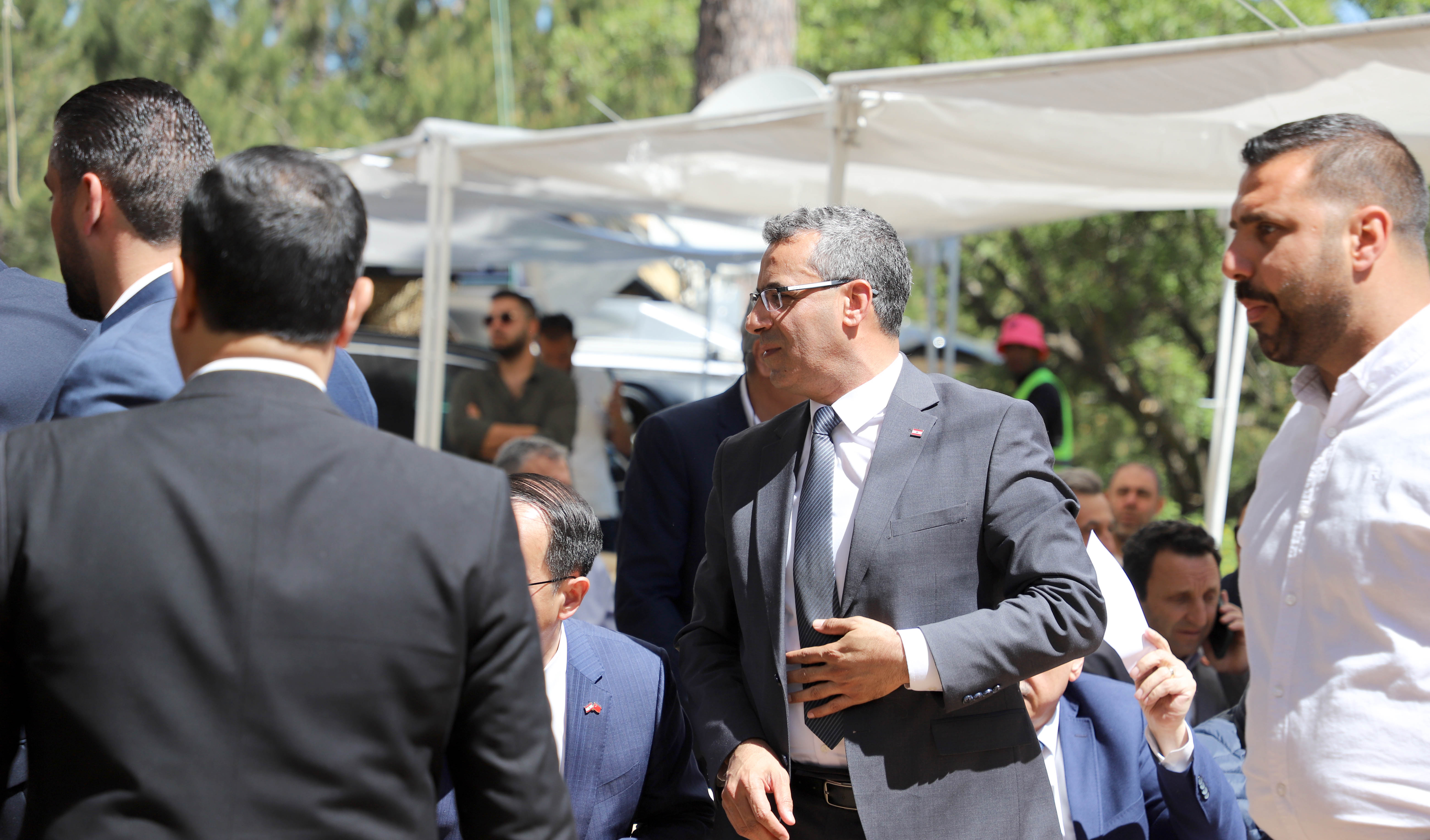 وزارة الزراعة اللبنانية تطلق مبادرة رائدة بدعم من جمهورية الصين الشعبية لتعزيز حماية الزراعة والغابات باستخدام الطائرات المسيّرة